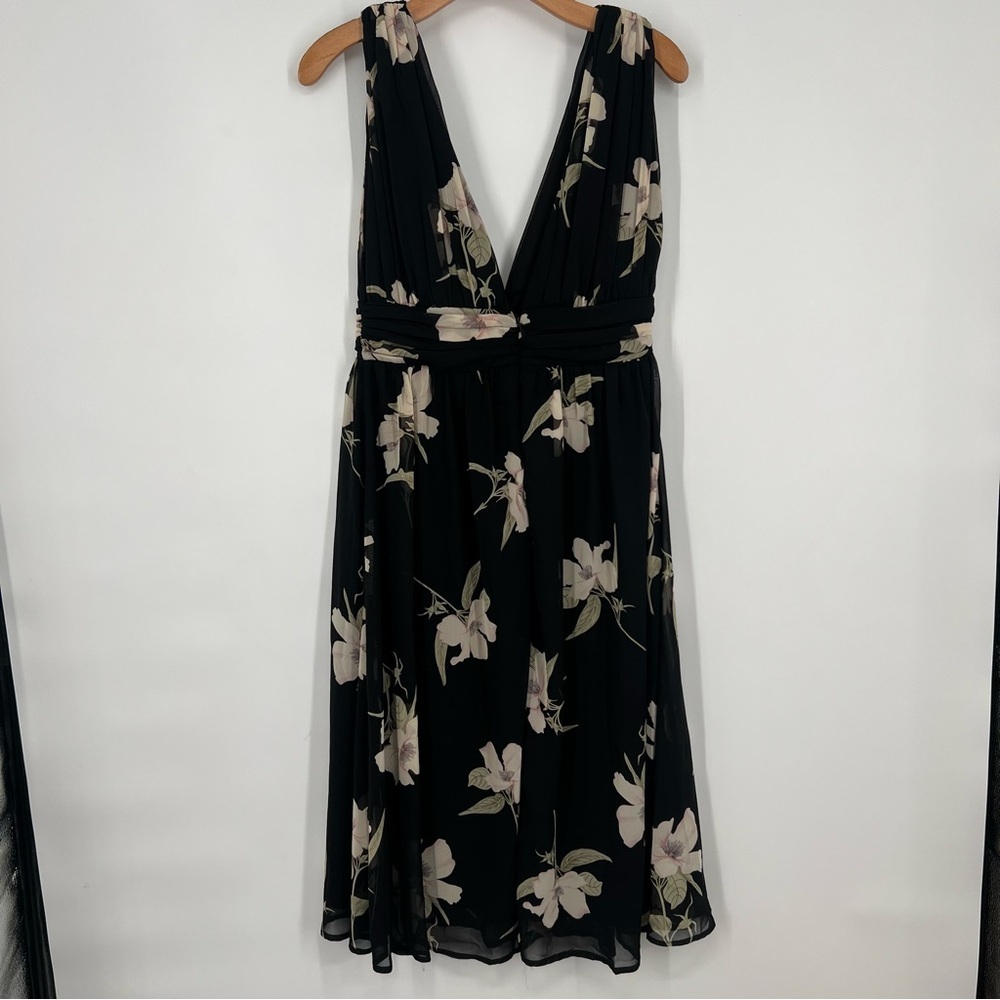 Lulu’s Queen of Hearts Black Floral Print Midi Dress - Picture 7 of 7